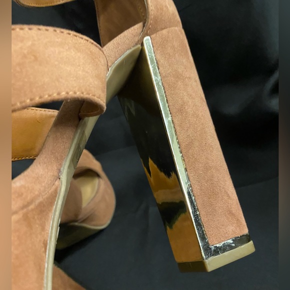 Mauve pink platforms with gold lined heel ✨ - Picture 7 of 7